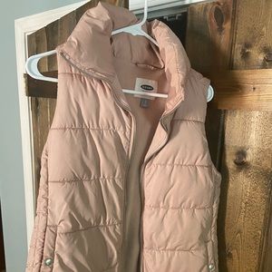 Light pink puffer vest - Old Navy women size S